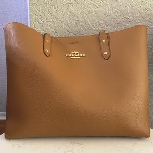 COACH Town Tote. In good condition.